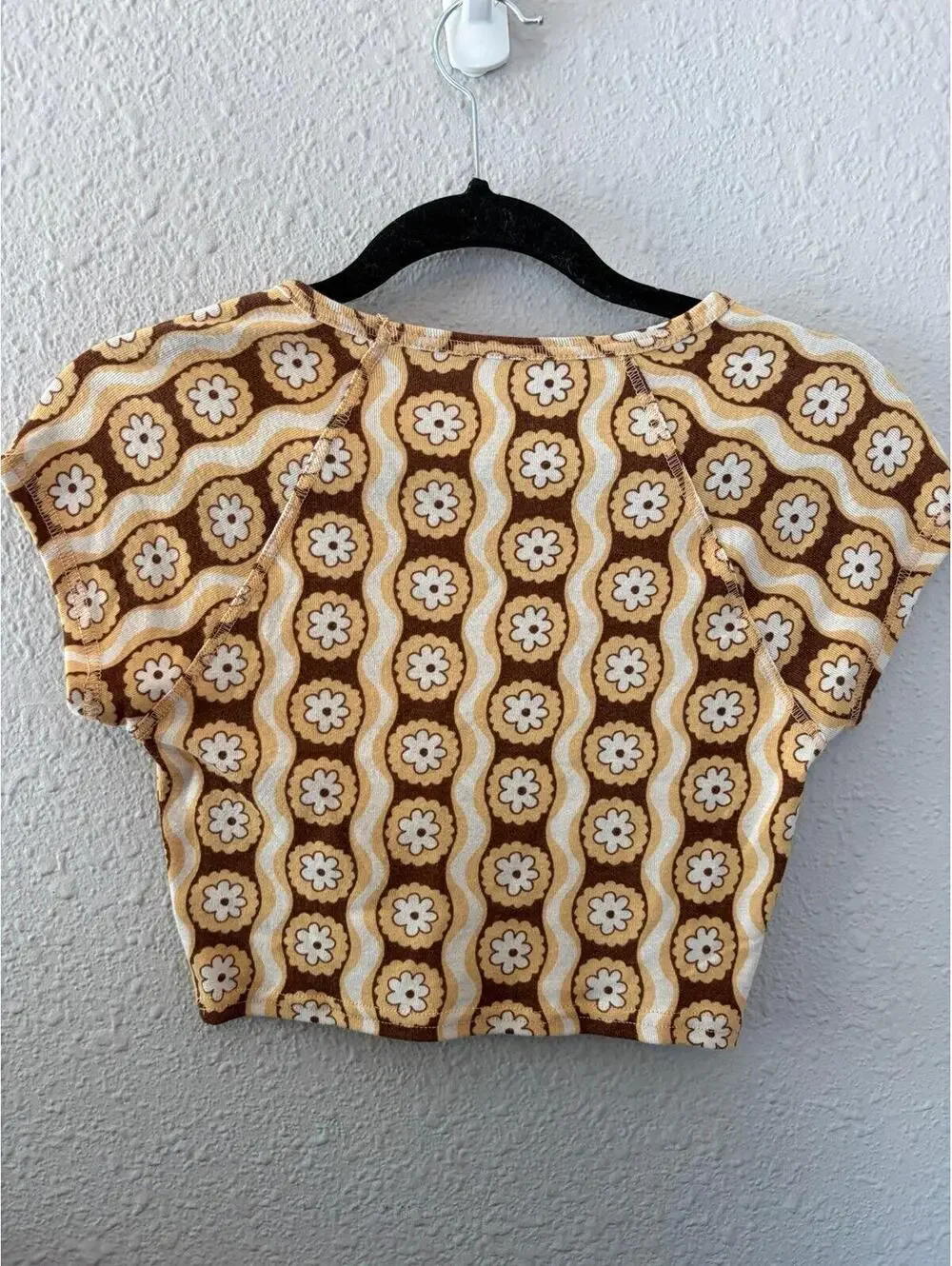 Pacsun brown floral cropped tee size S